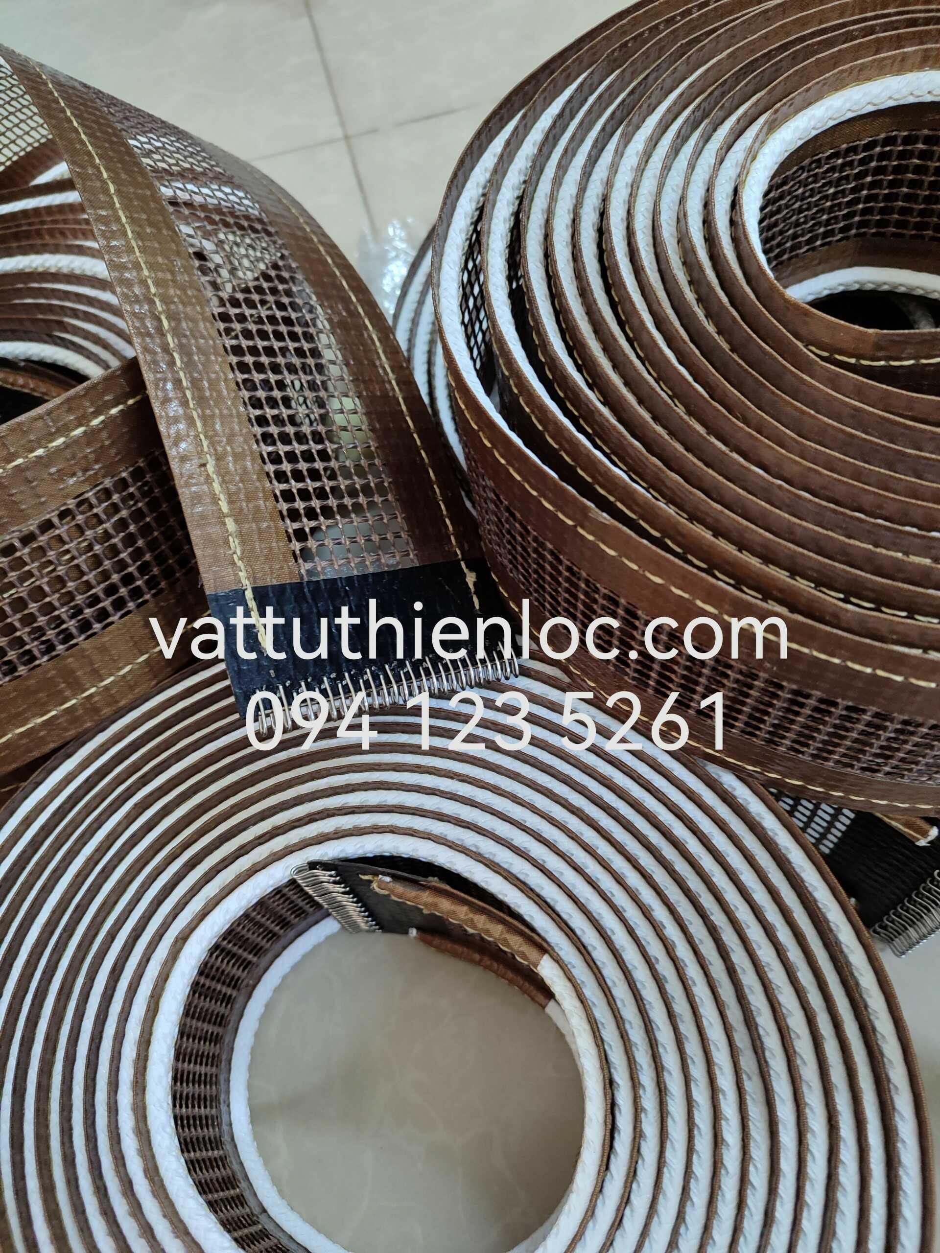 Băng tải chịu nhiệt, băng tải lưới teflon PTFE, băng tải chịu nhiệt gắn dây dẫn hướng